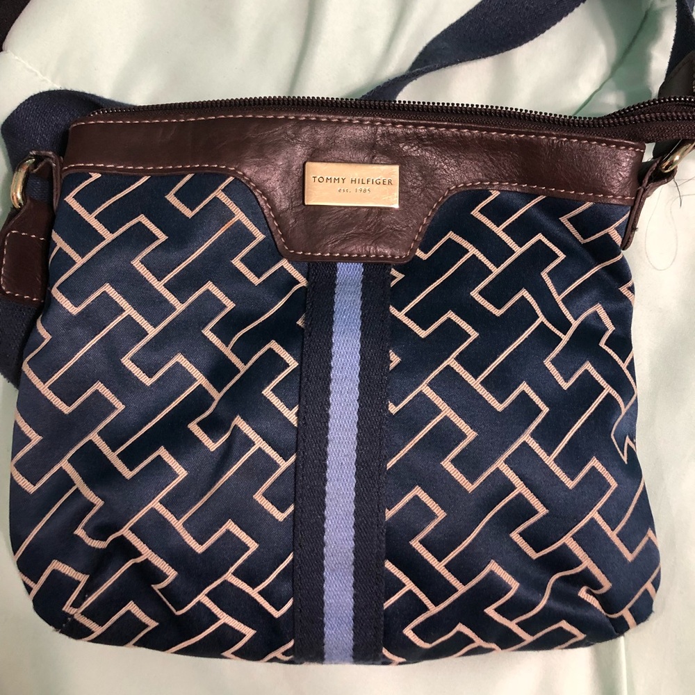 Tommy hilfiger crossbody